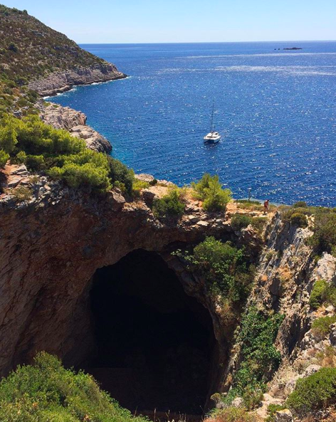 cueva de ulises en isla de mljet