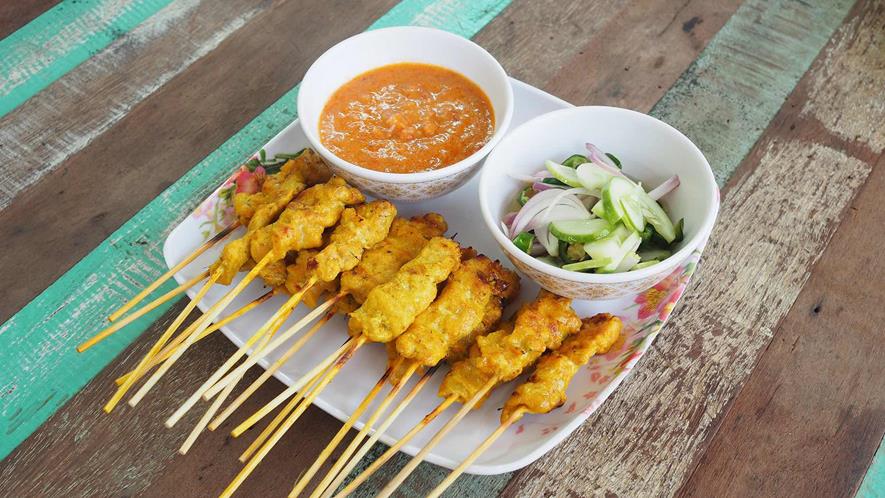 brochetas de pollo Satay