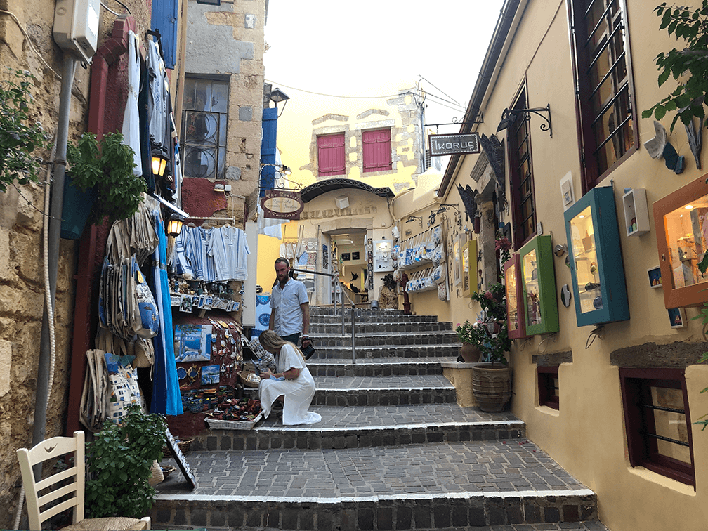 tiendas en el barrio judío de chania